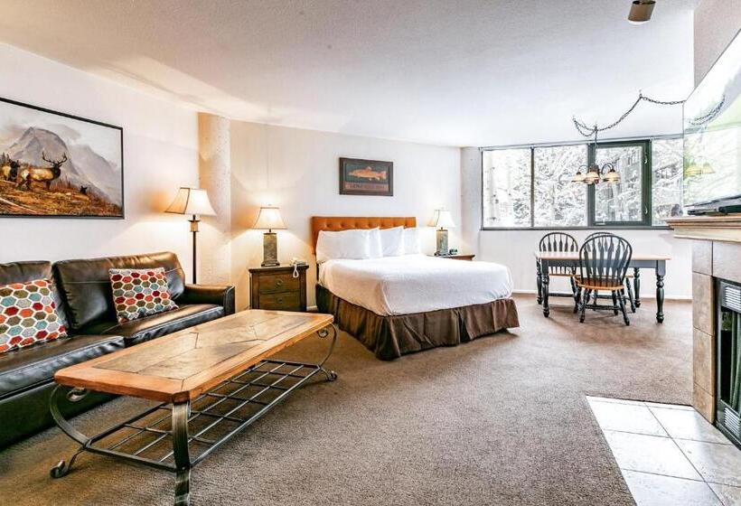 スタンダードスタジオ, Silver King By All Seasons Resort Lodging