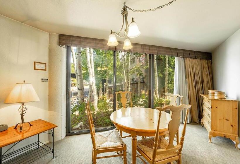 スタンダードスタジオ, Silver King By All Seasons Resort Lodging