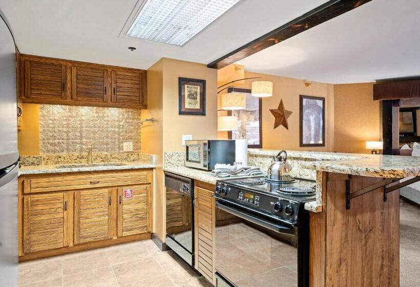 デラックススタジオ, Silver King By All Seasons Resort Lodging