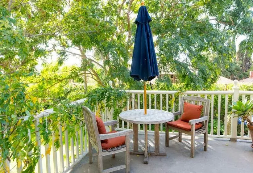 اتاق استاندارد, Simpson House Inn