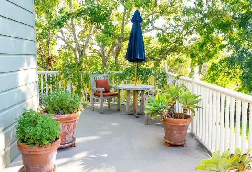 اتاق استاندارد, Simpson House Inn