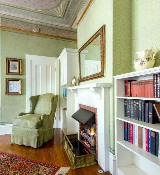 اتاق استاندارد, Simpson House Inn