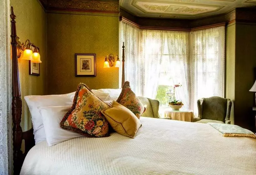 اتاق استاندارد, Simpson House Inn