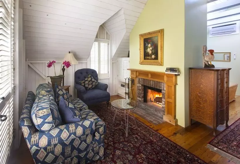 اتاق سوپریور با چشم‌انداز باغ, Simpson House Inn