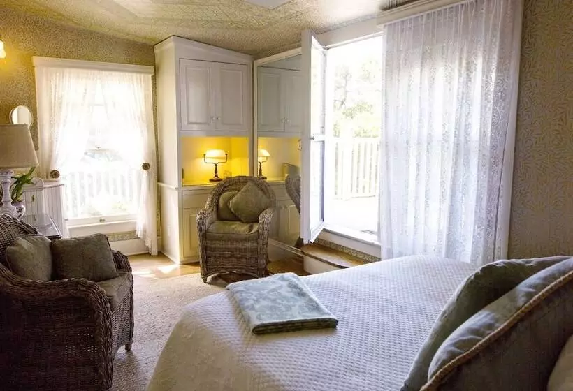 اتاق سوپریور با چشم‌انداز باغ, Simpson House Inn