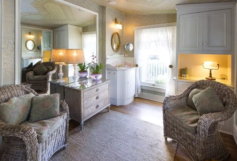 اتاق سوپریور با چشم‌انداز باغ, Simpson House Inn
