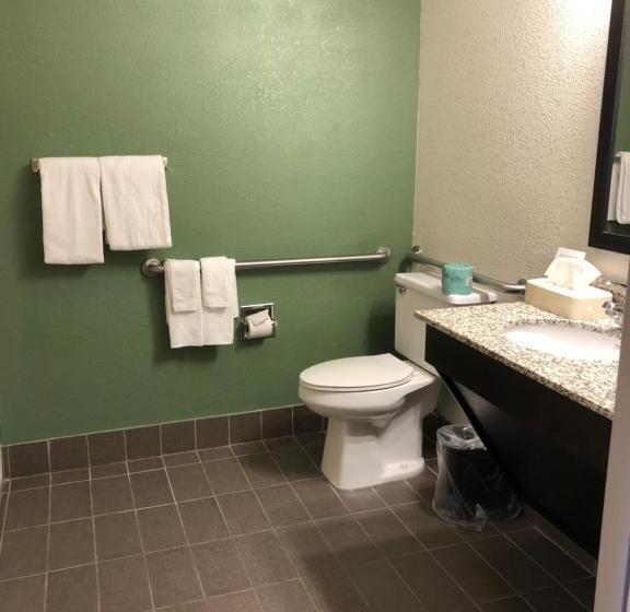 חדר סטנדרט מותאם לאדם עם מוגבלויות, Sleep Inn