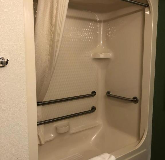 חדר סטנדרט מותאם לאדם עם מוגבלויות, Sleep Inn