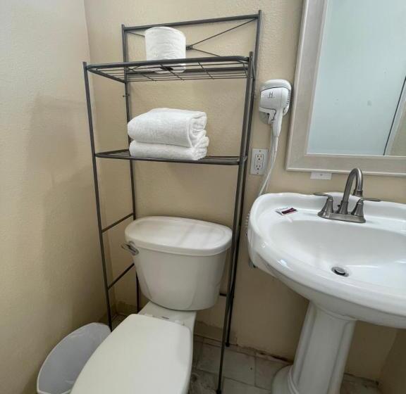 스탠다드 룸 킹사이즈 침대, Southwind Inn