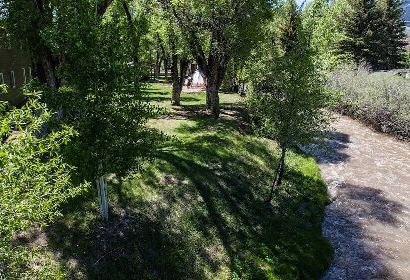 Номер Deluxe, Stagecoach Inn & Suites