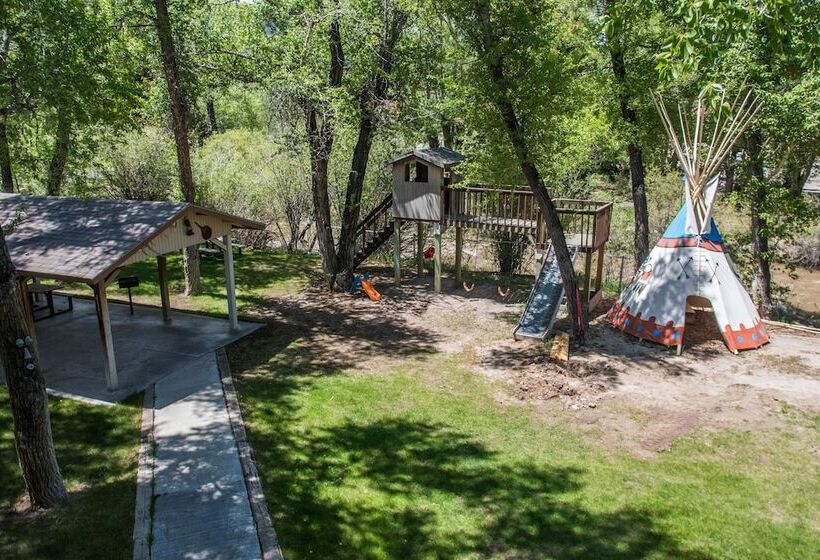 Номер Deluxe, Stagecoach Inn & Suites