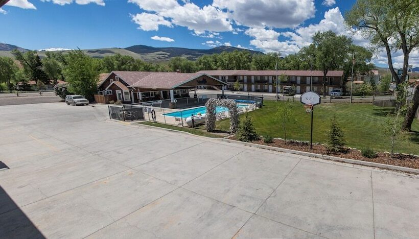 Люкс, Stagecoach Inn & Suites