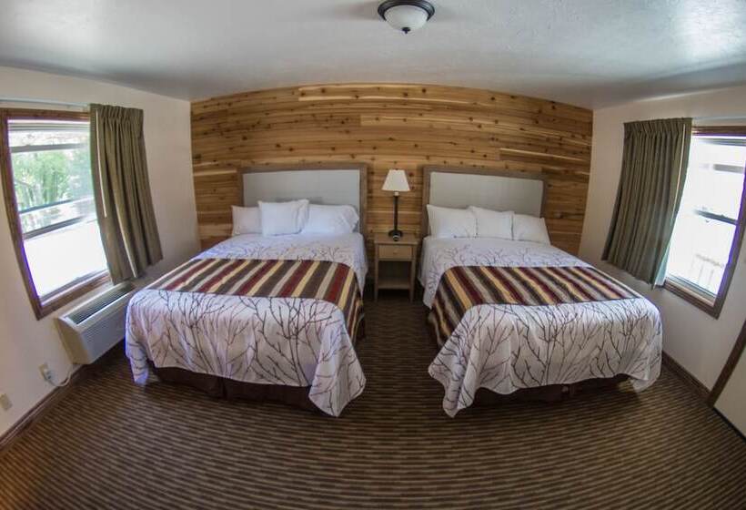 Люкс Deluxe 2 Спальни, Stagecoach Inn & Suites