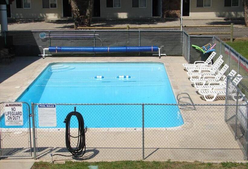 Номер Стандарт, Stagecoach Inn & Suites