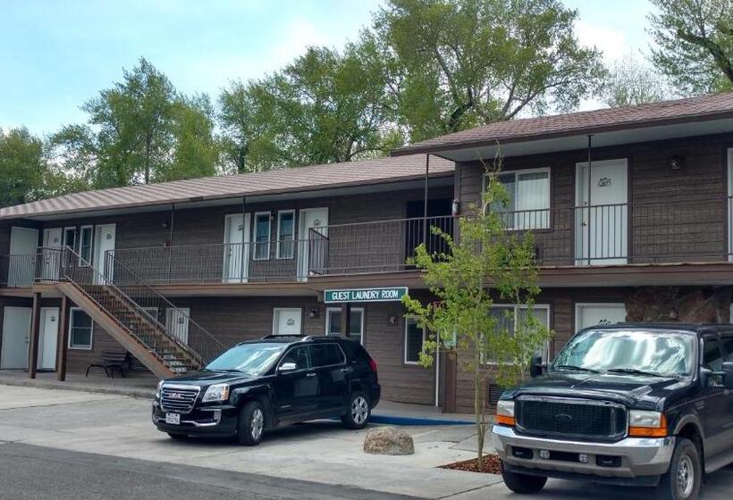 Люкс 2 Спальни, Stagecoach Inn & Suites