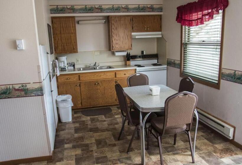 Люкс 2 Спальни, Stagecoach Inn & Suites