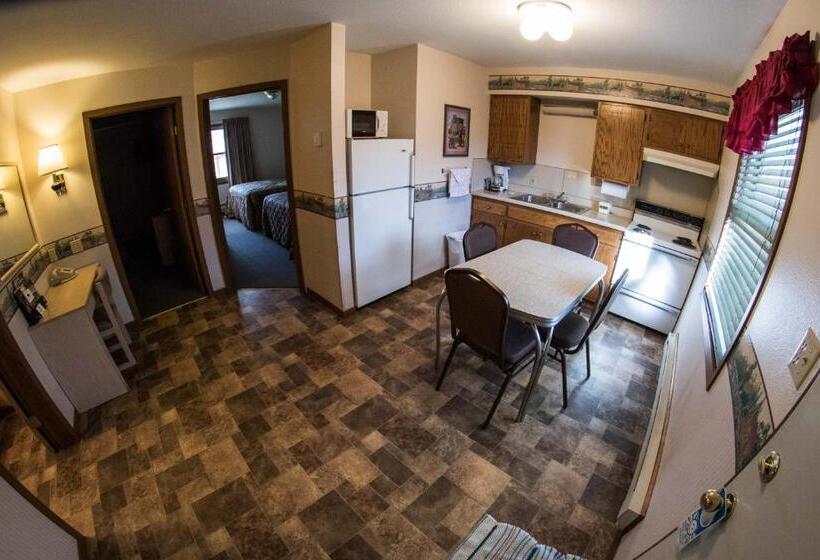 Люкс 2 Спальни, Stagecoach Inn & Suites