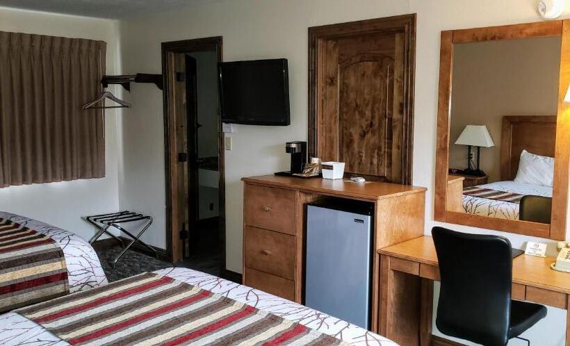 Номер Deluxe, Stagecoach Inn & Suites