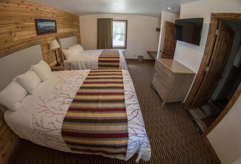 Люкс Deluxe 2 Спальни, Stagecoach Inn & Suites