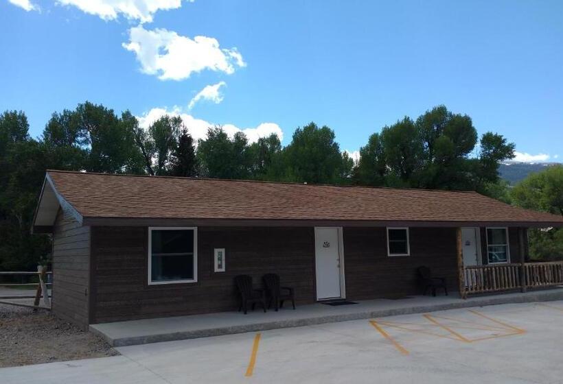 Люкс Deluxe 2 Спальни, Stagecoach Inn & Suites