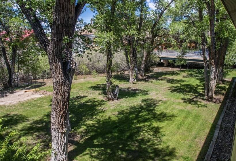 Номер Deluxe, Stagecoach Inn & Suites