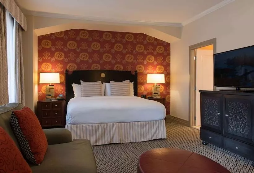 اتاق کلاب, The Stephen F Austin Royal Sonesta