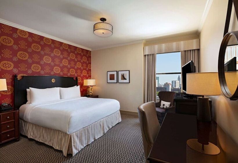 غرفة كلوب, The Stephen F Austin Royal Sonesta