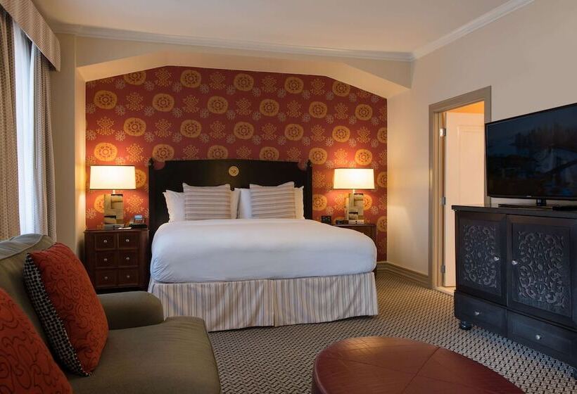 جناح كلوب, The Stephen F Austin Royal Sonesta