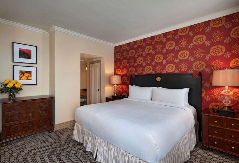 جناح, The Stephen F Austin Royal Sonesta