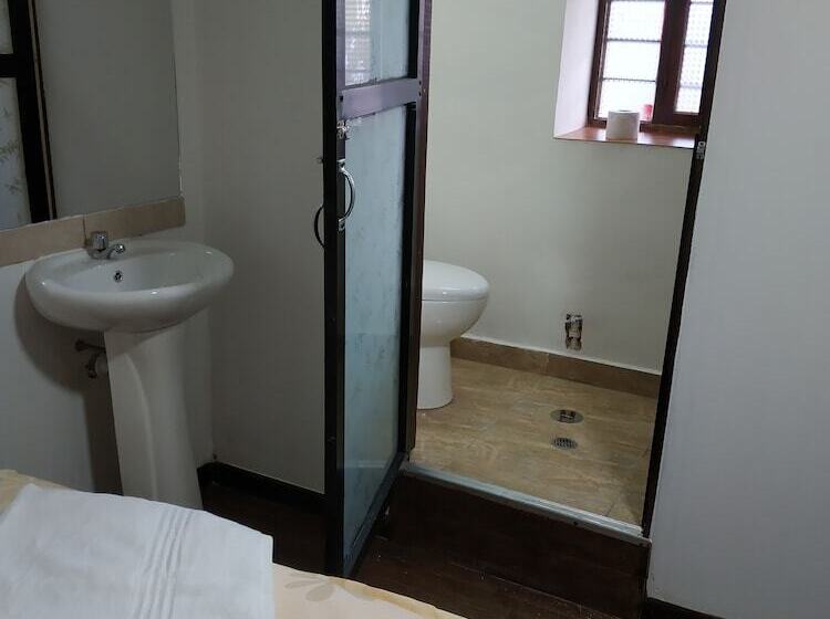 Quarto Estandar, Anais Y Nicolas Hostel