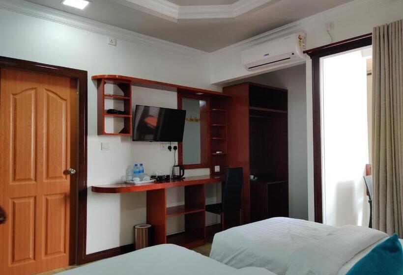 اتاق لوکس سه تخته, Athens View