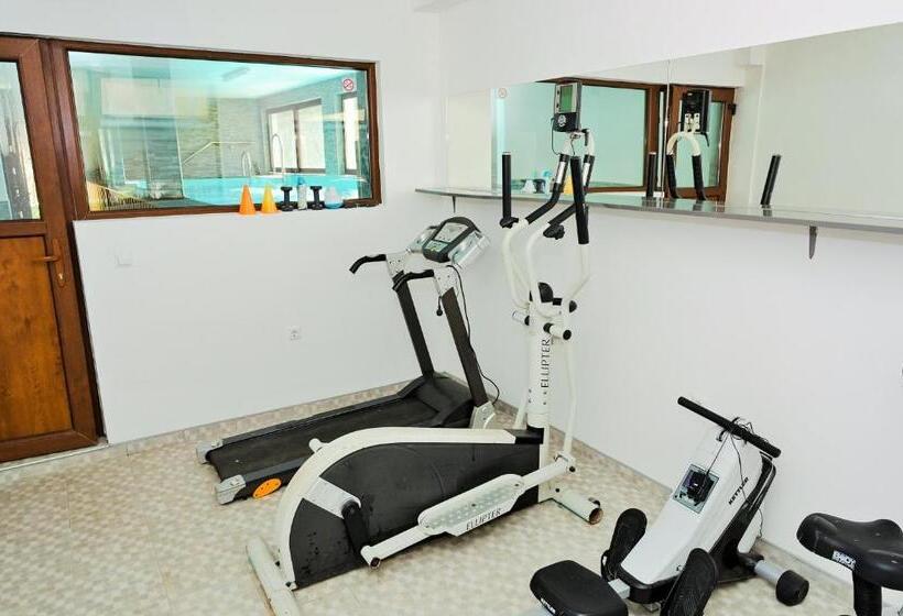 آپارتمان 3 خوابه, Lola S House