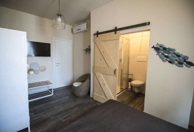 标准间, Home Village B&b