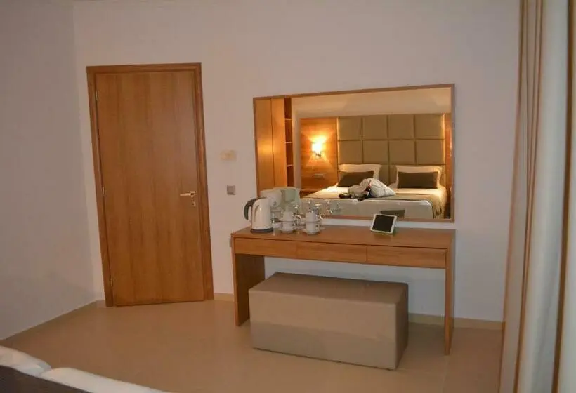 スタンダードスタジオ, Aegean Blu Hotel & Apartments