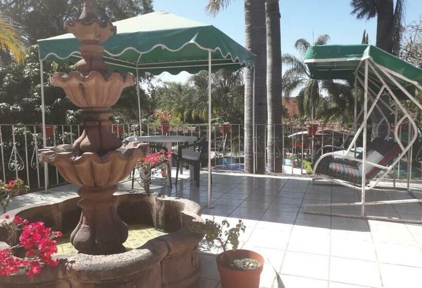 بنجلو ديلوكس, Villa Paraiso