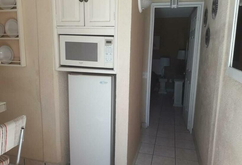 بنجلو ديلوكس, Villa Paraiso