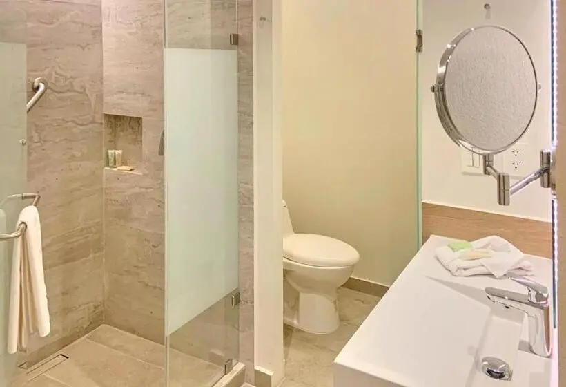 キングサイズベッドのスタンダードルーム, City Express Plus By Marriott Mexicali