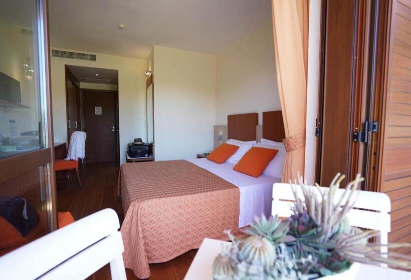 اتاق استاندارد یک نفره, Valtur Otium Resort