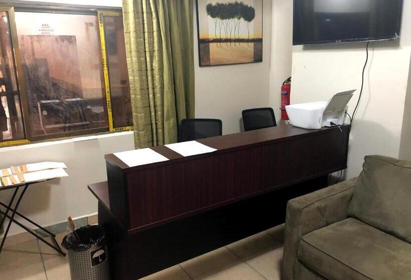 اتاق سوپریور با تخت بزرگ, Mallika Company, Sl