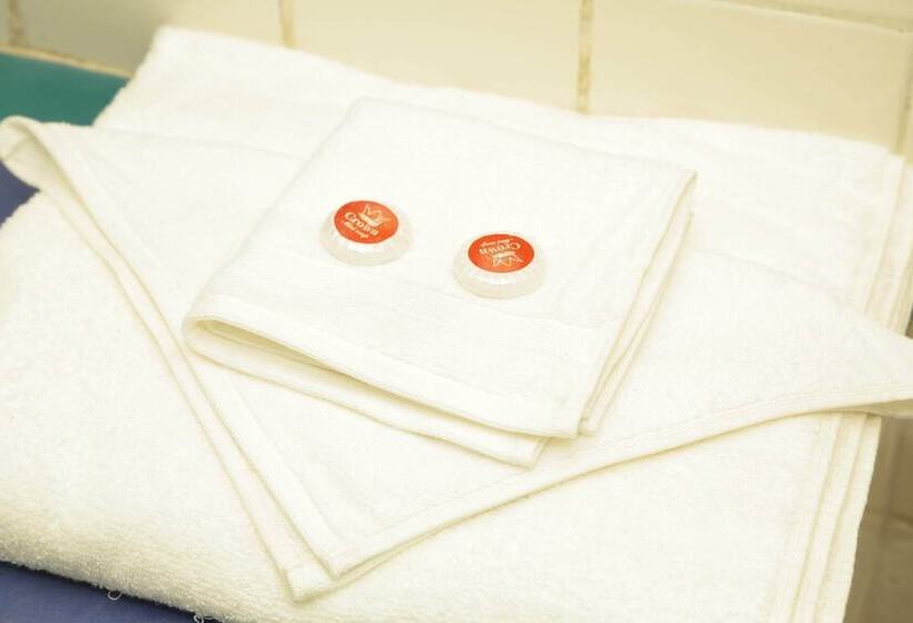 سوییت لوکس, Mallika Company, Sl