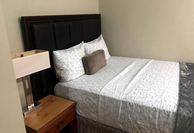 سوییت لوکس, Mallika Company, Sl