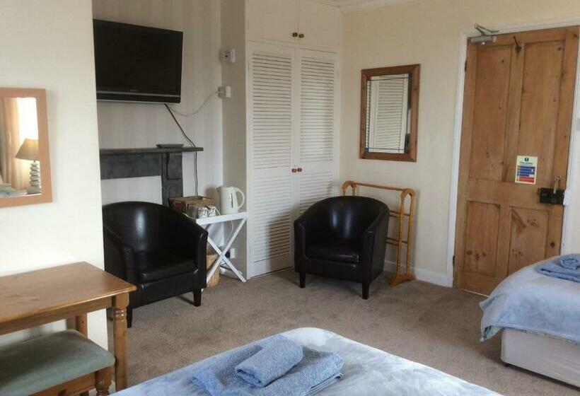 Triple Room Sea View, Haelarcher Farmhouse And Helicopter B&b