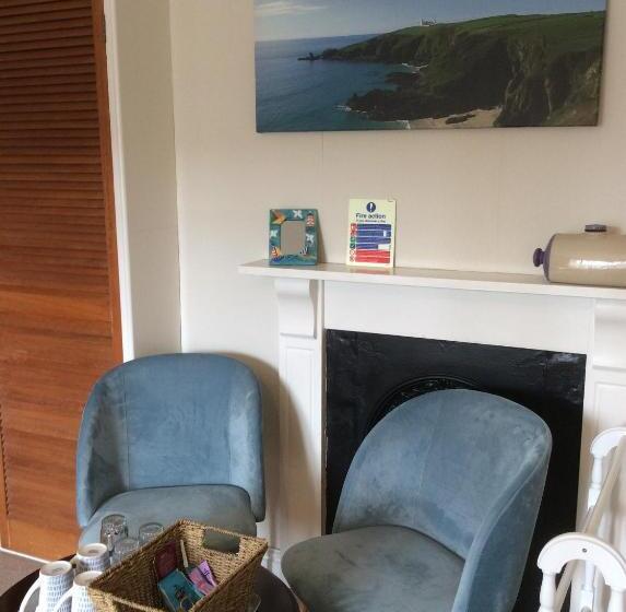 Triple Room Sea View, Haelarcher Farmhouse And Helicopter B&b