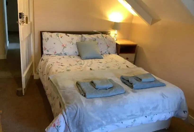 バス共有のスタンダードルーム, Haelarcher Farmhouse And Helicopter B&b