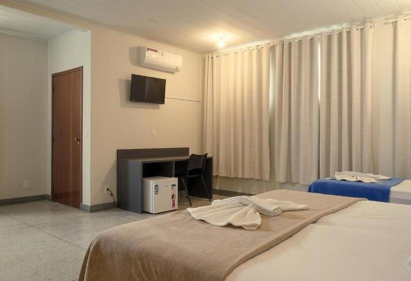 行政三人间, Araxá