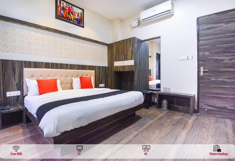 חדר קומפורט לשלושה, Capital O 69624 Hotel Moments Inn