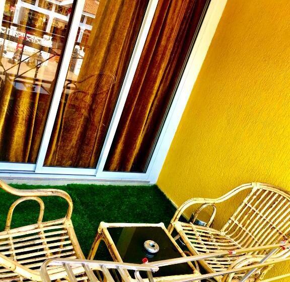 주니어 스위트 발코니, Kesinovo Suites