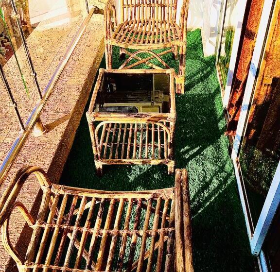 주니어 스위트 발코니, Kesinovo Suites