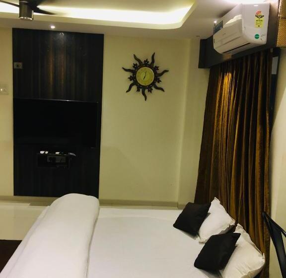 주니어 스위트 발코니, Kesinovo Suites