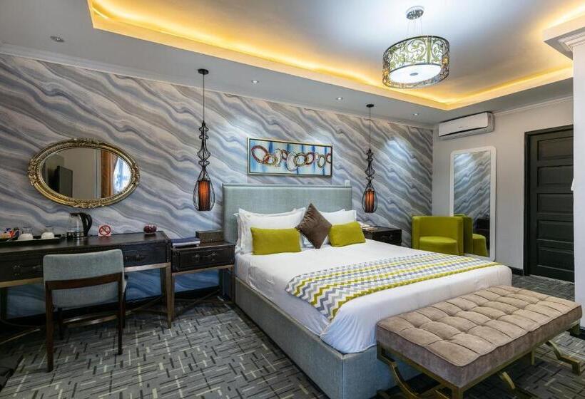 اتاق لوکس با بالکن, The Melva Guest House